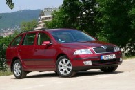 Teszt: Skoda Octavia Combi Elegance 2.0 FSI Tiptronic – Magasra tör 31