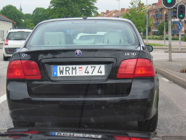 Többféle hátsó lámpával is lefotózták az autót, az egyiknél teljesen piros bura alá rejtették az indexet és a tolatólámpát