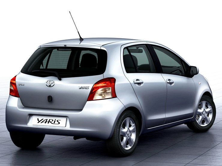 Kényelmesebb utastér és nagyobb csomagtartó fogadja az új Yaris tulajdonosait