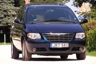 Teszt: Chrysler Grand Voyager 2.8 CRD - Hendikepes