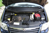 Teszt: Chrysler Grand Voyager 2.8 CRD – Hendikepes 58