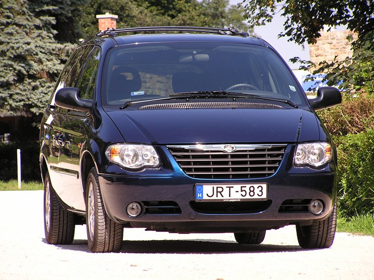 Teszt: Chrysler Grand Voyager 2.8 CRD – Hendikepes 24