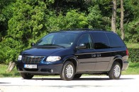 Teszt: Chrysler Grand Voyager 2.8 CRD – Hendikepes 62