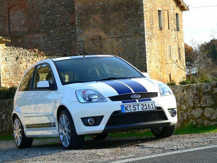 A jelenlegi csúcsmodell, a Fiesta ST 150 lóerős