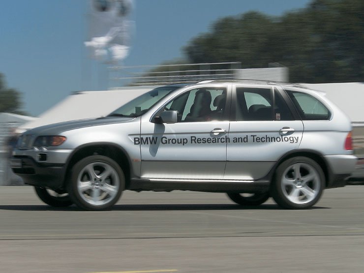 360 lóerős kupé a BMW-től 8