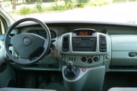 Teszt: Opel Vivaro Tour 2.5 CDTI – Mindentudó 37