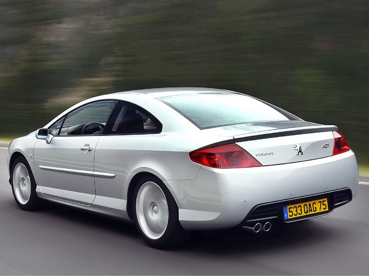 204 lóerős V6-os dízelmotorral is kapható lesz a 407 Coupé. Ez csak 8,5 litert fogyaszt