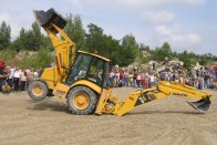 Nagy érdeklődés kísérte a Komatsu nem mindennapi bemutatóját