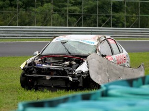 Roncsderbi és pezsgőfürdő