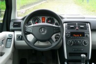 Teszt: Mercedes-Benz B 170 74