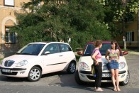 Teszt: Lancia Ypsilon bi-color 1.4 - Maffiózó lány