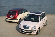 Teszt: Lancia Ypsilon bi-color 1.4 – Maffiózó lány 46