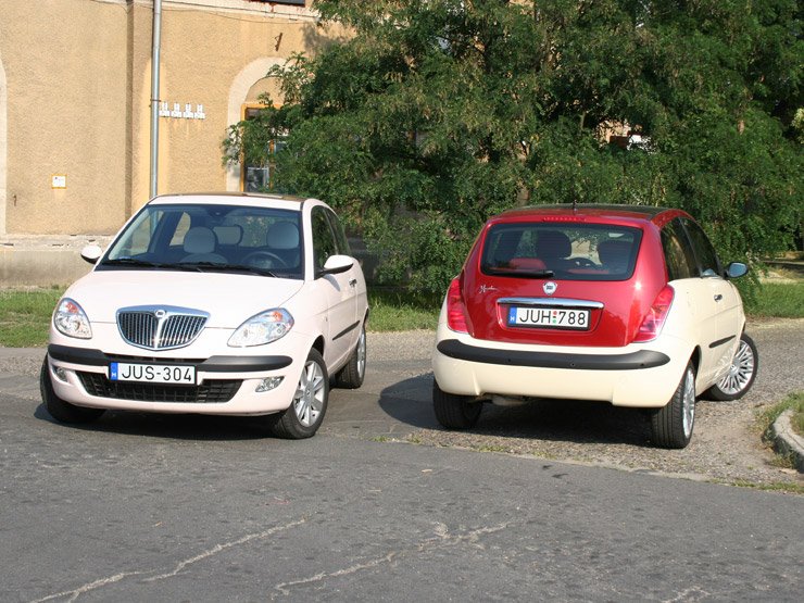 Teszt: Lancia Ypsilon bi-color 1.4 – Maffiózó lány 31