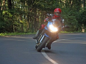 Nyakkendős bűnöző - Suzuki GSF 650S