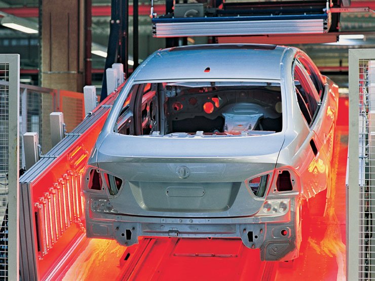 8 millió euróval esett a BMW profitja