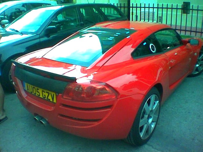 A hosszabb tengelytáv kényelmesebb utasteret eredményez, már nem lesz szentségtörés légkondicionálót kérni