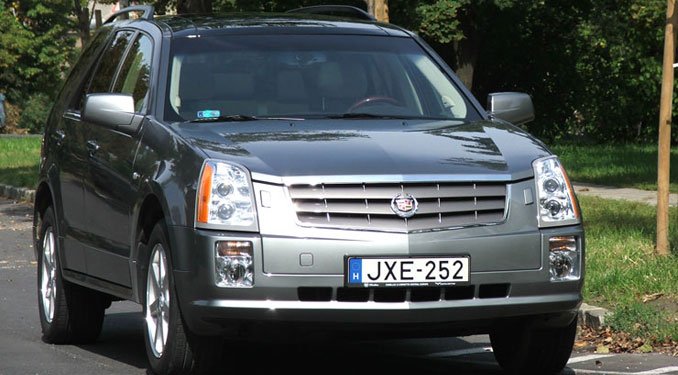 Teszt: Cadillac SRX 4.6 V8 Sport Luxury - Amerikai ízzel