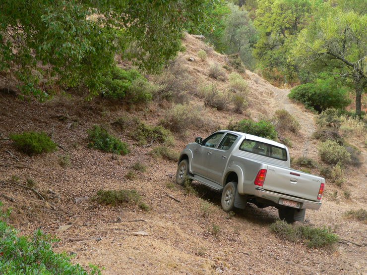 Vezettük: Toyota Hilux – Corolla Verso 2.2 D4-D 8