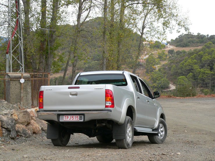 Vezettük: Toyota Hilux – Corolla Verso 2.2 D4-D 11