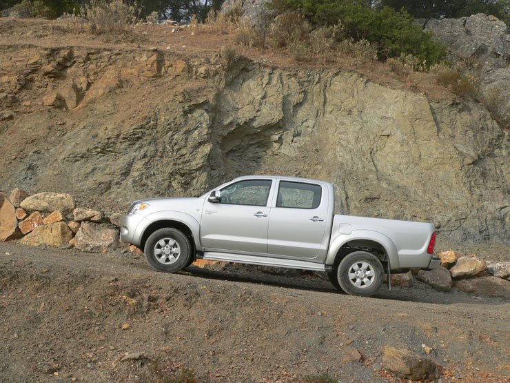 Vezettük: Toyota Hilux – Corolla Verso 2.2 D4-D 14