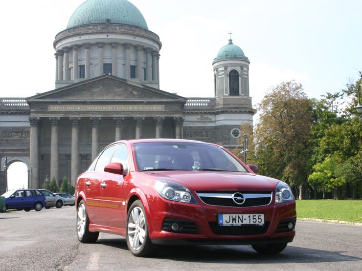 Vezettük: Opel Vectra és Signum 2005