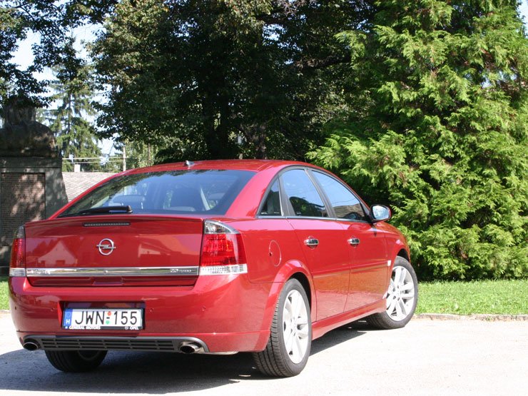 Vezettük: Opel Vectra és Signum 2005 7