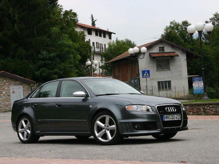 Vezettük: Audi RS4 13