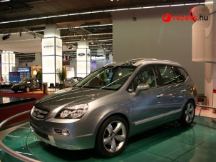 Hétszemélyes tanulmány - Kia Multi-S
