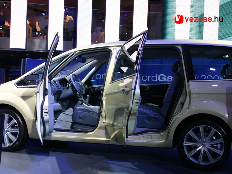 Márciustól lesz kapható hazánkban a Galaxy utód. Az egyterű önálló Ford fejlesztés, már nem a Sharan és az Alhambra testvérmodellje