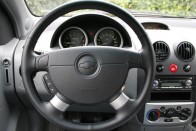 Teszt: Chevrolet Kalos 1,4 Premium Sport – Apró feketeség 47