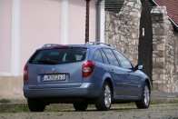 Teszt: Renault Laguna Grandtour 2.0T aut - Se hús, se hal