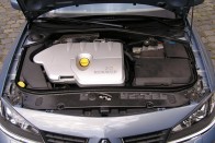 Teszt: Renault Laguna Grandtour 2.0T aut – Se hús, se hal 39