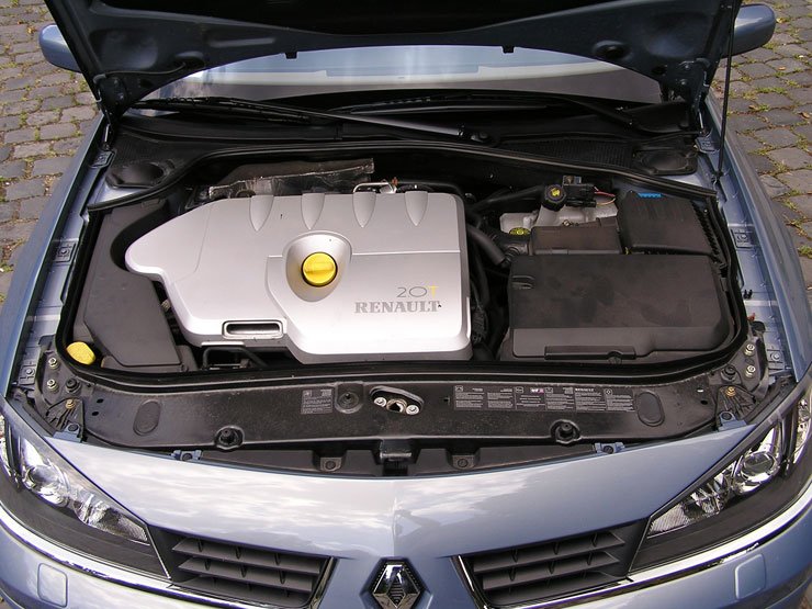 Teszt: Renault Laguna Grandtour 2.0T aut – Se hús, se hal 20