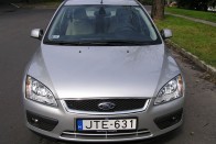 Teszt: Ford Focus limuzin 1.6 Ti-VCT – Jó családból 60