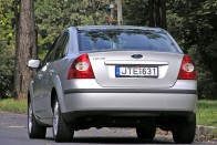 Teszt: Ford Focus limuzin 1.6 Ti-VCT – Jó családból 62