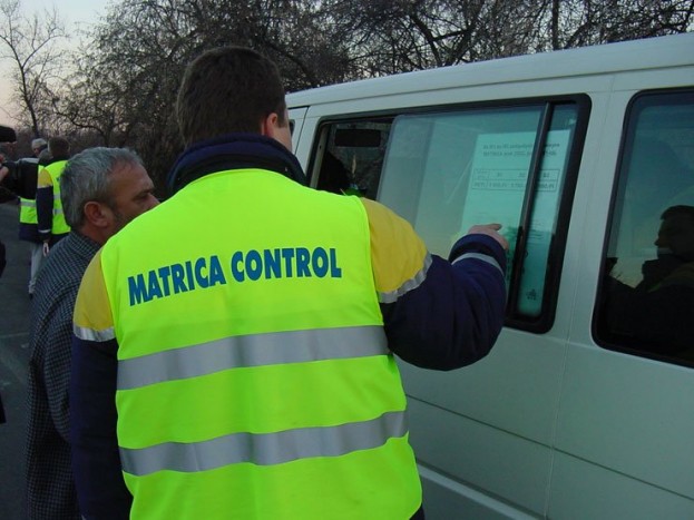 Dráguló autópályamatricák