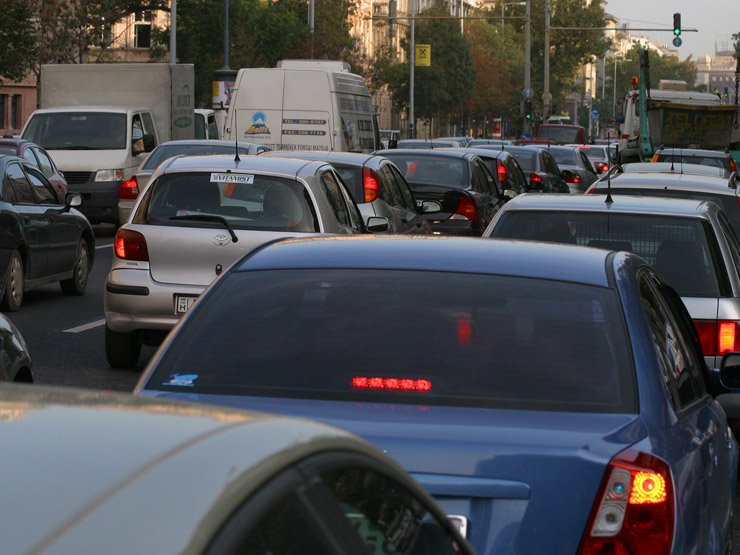 Autóval sem drágább munkába járnom, de a dugók miatt tovább tart