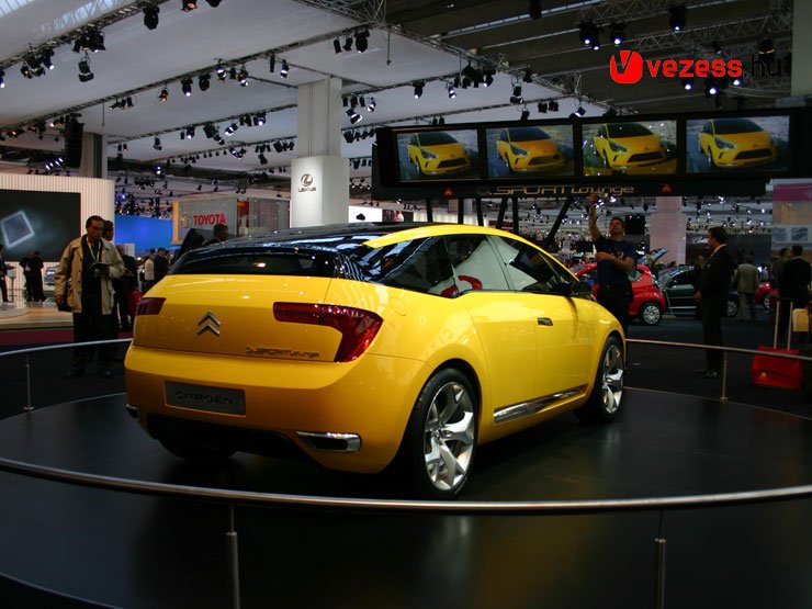 5080_49134_1000x700.jpg | Vezess | Vezess 138 lóerős HDi turbódízelt találunk a C-SportLounge-ban. Az autó élőben még jobban néz ki, mint a képeken