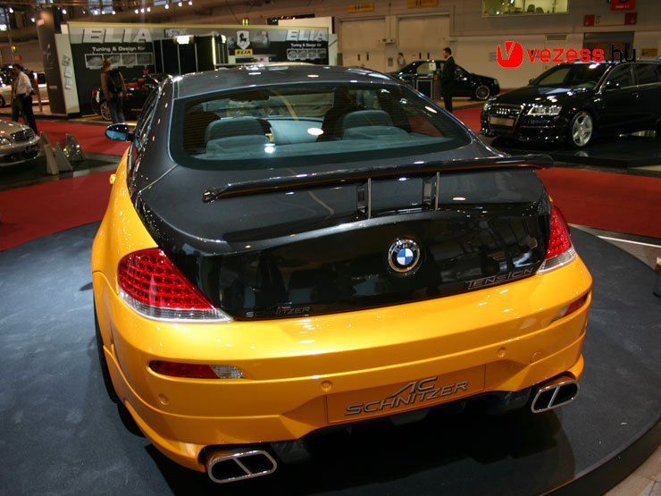 5086_49186_1000x700.jpg | Vezess | Vezess Hátulra új csomagtérfedelet, szárnyakat és diffúzorokat készítettek, ezeket szabadon kombinálhatja a vezető