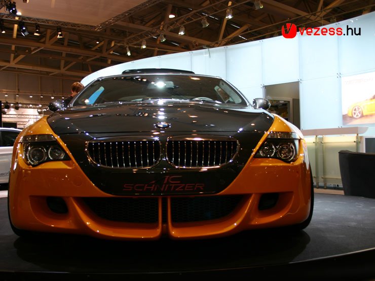 5086_49189_1000x700.jpg | Vezess | Vezess A versenysportból származó lengéscsillapítók és rugók mellett a stabilizátorokat is kicserélték és toronymerevítőket építettek be