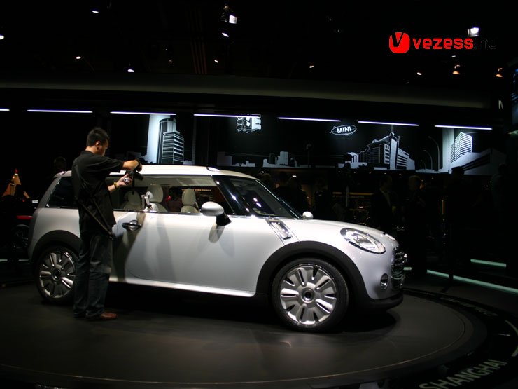 A meghökkentő külsőből az orr-rész valószínűleg visszaköszön a következő MINI generáción