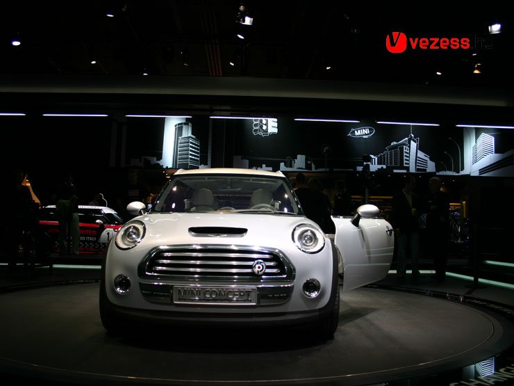 A meghökkentő külsőből az orr-rész valószínűleg visszaköszön a következő MINI generáción