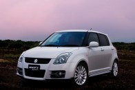 /Suzuki/Swift_2005/Sport//Swift_Sport_feherelol.jpg