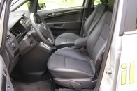 Teszt: Opel Zafira 1.9 CDTI 120 LE aut – Optimális elegy 31