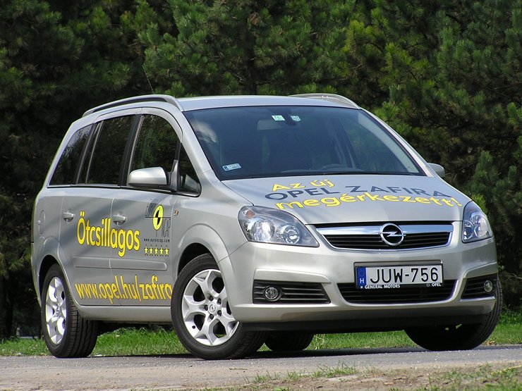 Teszt: Opel Zafira 1.9 CDTI 120 LE aut – Optimális elegy 16