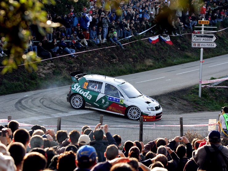 Alex Bengue bebizonyította, hogy jó kezekben ütőképes a Fabia WRC, Armin Schwarz műszaki hibával küzdött