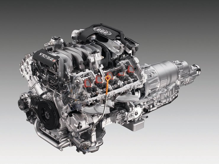 Kisebb teljesítményű, de az eredetinél nagyobb nyomatékú a Lamborghininél is alkalmazott V10-es erőforrás.