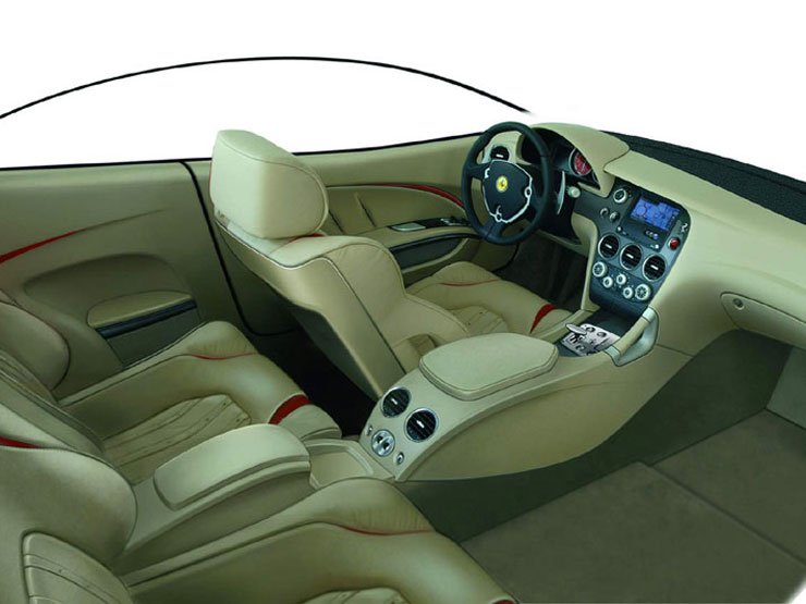 A hátul utazók kényelmét növeli az átalakított tető és a lesüllyeszthető oldalablakok