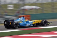 Renault siker Kínában - Alonsoé a pole