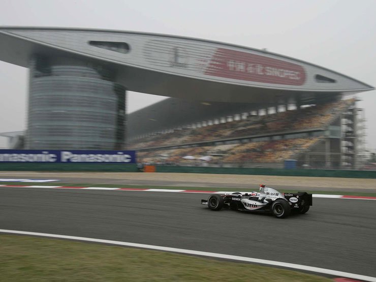 Renault siker Kínában – Alonsoé a pole 4